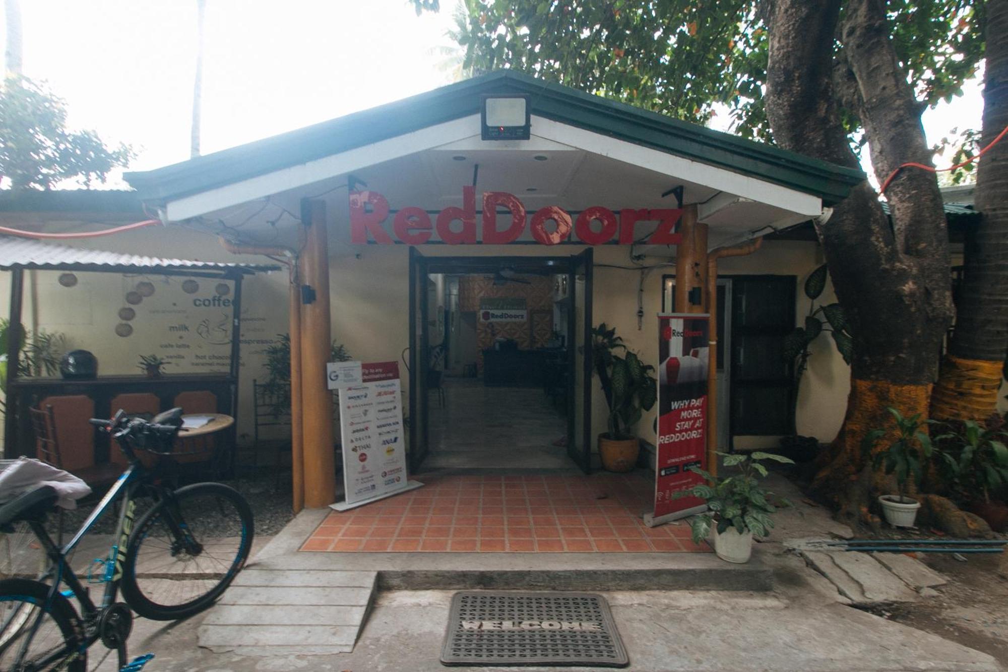 Reddoorz @ The V'Jour Hotel Angeles Exterior photo